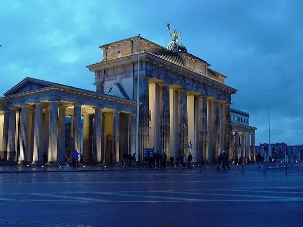 In Hotel Berlin 3*,