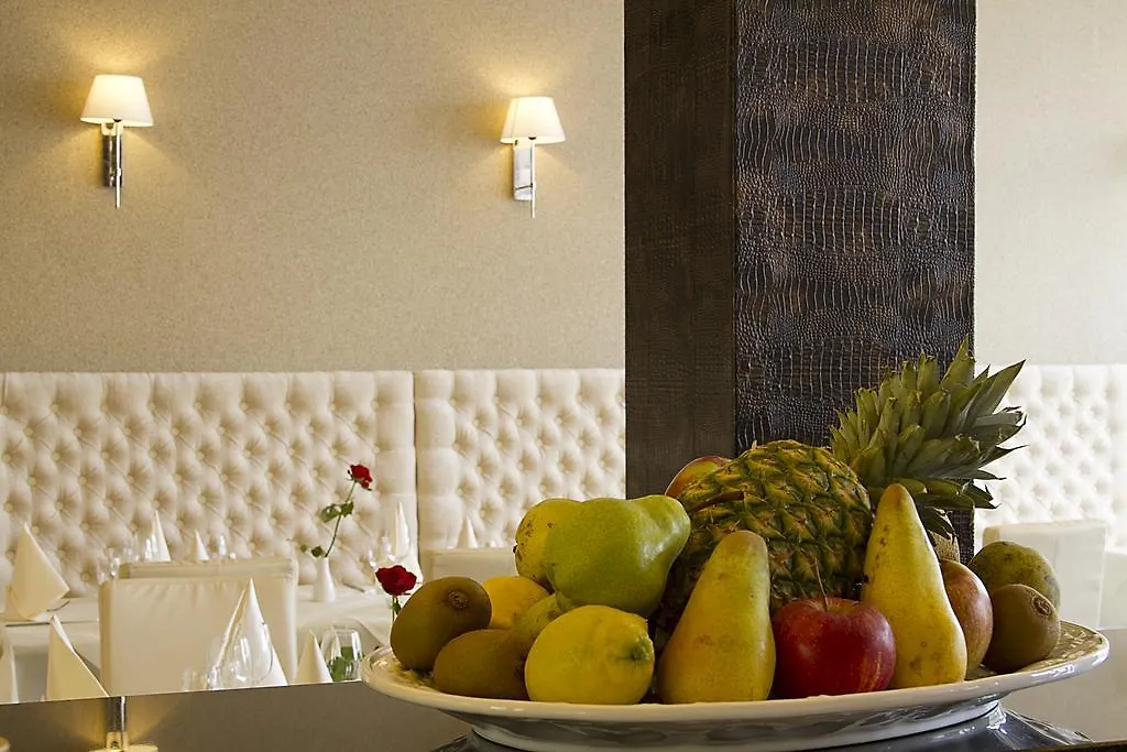 In Hotel Berlin