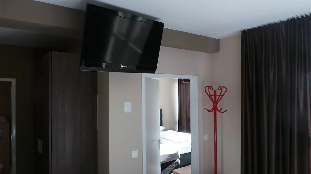 In Hotel Berlin 3*,